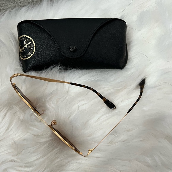 Ray Ban Sunglasses with Case - Picture 2 of 11